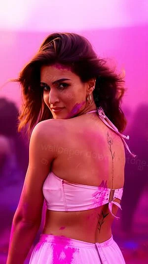 Do Patti: Thaaein Thaaein Kriti Sanon wallpaper