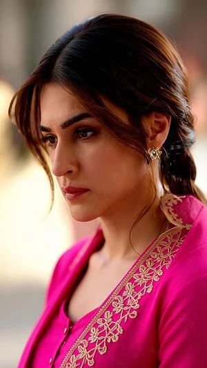Kriti Sanon - Tere Ishk Mein wallpaper
